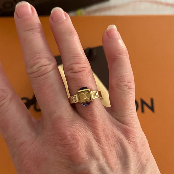 Louis Vuitton Gamble Ring - Picture 8 of 16